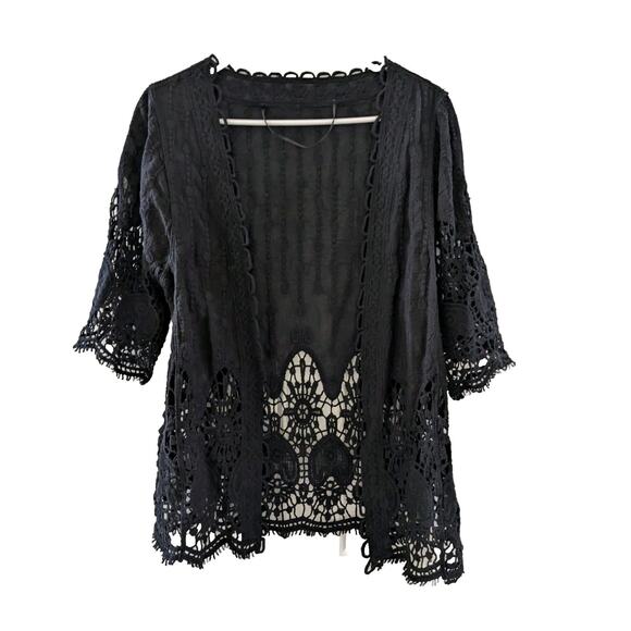 Vince Camuto Sweaters - New Vince Camuto ONE SIZE Crochet Lace Open Front Shrug Cardigan Heart Love